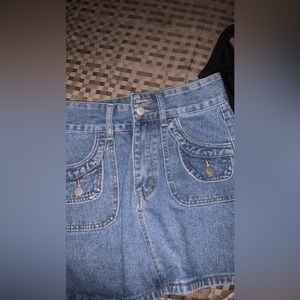 Vintage skirt says xs fits like a medium